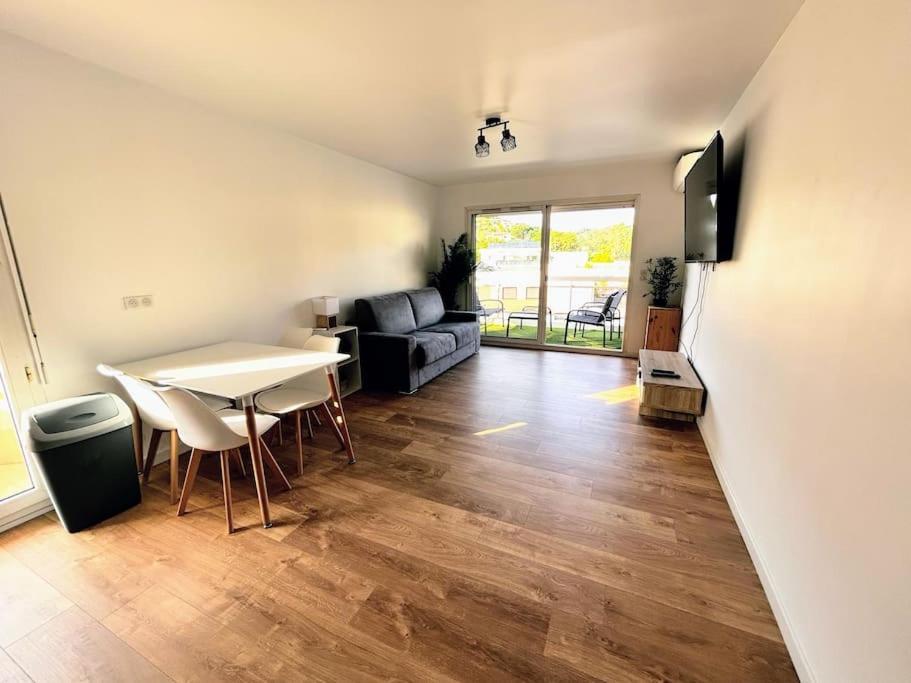 Superbe Studio Climatise Avec Terrasse Proche Mer Cagnes-sur-Mer Buitenkant foto